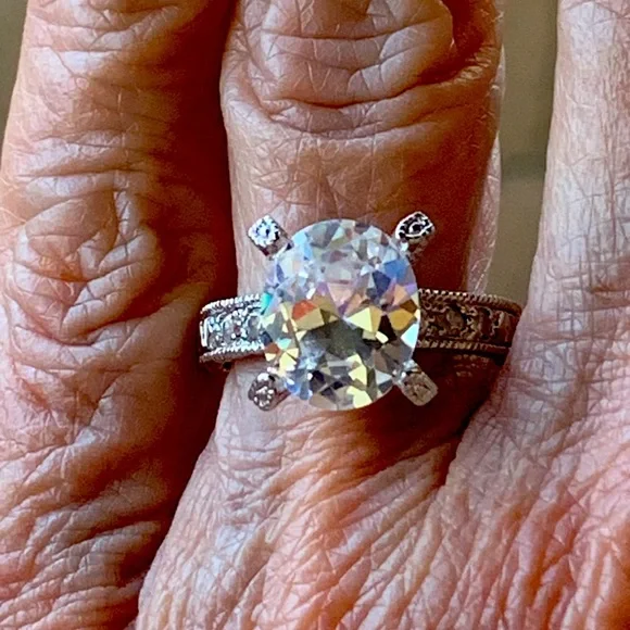 Oval CZ and sterling solitaire ring - Picture 1 of 9